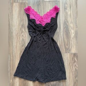 La Vie En Rose Pink Lace Detail